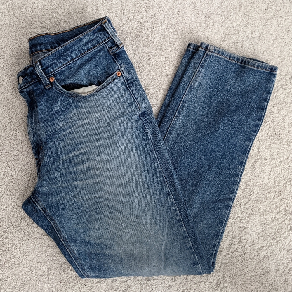Men's Levi Jeans - Size 34x32